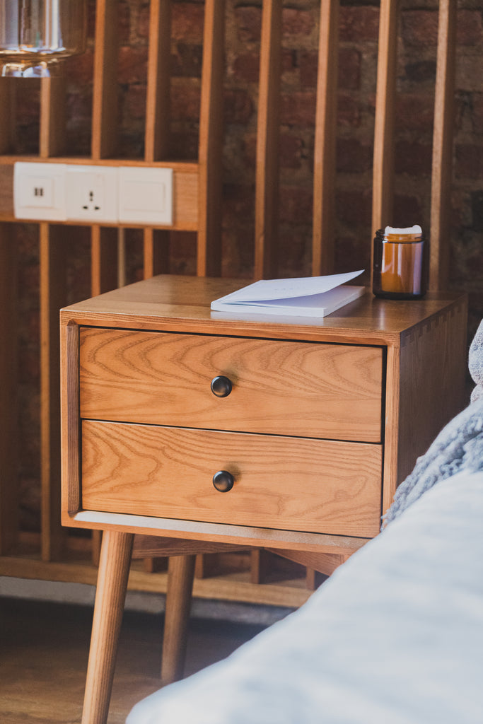 SC06 | BEDSIDE TABLE